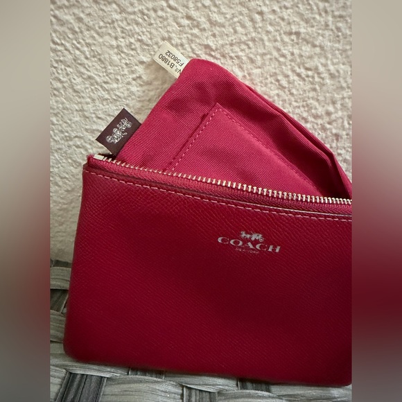 Coach Red Pebbled Leather Wristlet Zip Pouch Wallet - Picture 1 of 16